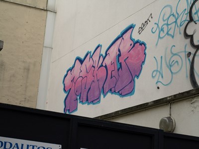 photo graffiti Paris 20eme arrondissement